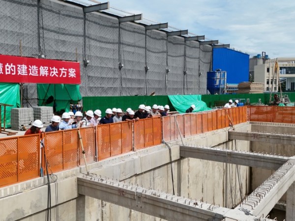 全國(guó)工程勘察設(shè)計(jì)大師王衛(wèi)東、福建省勘察設(shè)計(jì)大師盧偉煌、上海市工程勘察設(shè)計(jì)大師楊石飛一行蒞臨參加智能全裝配式建造創(chuàng)新發(fā)展研討會(huì)